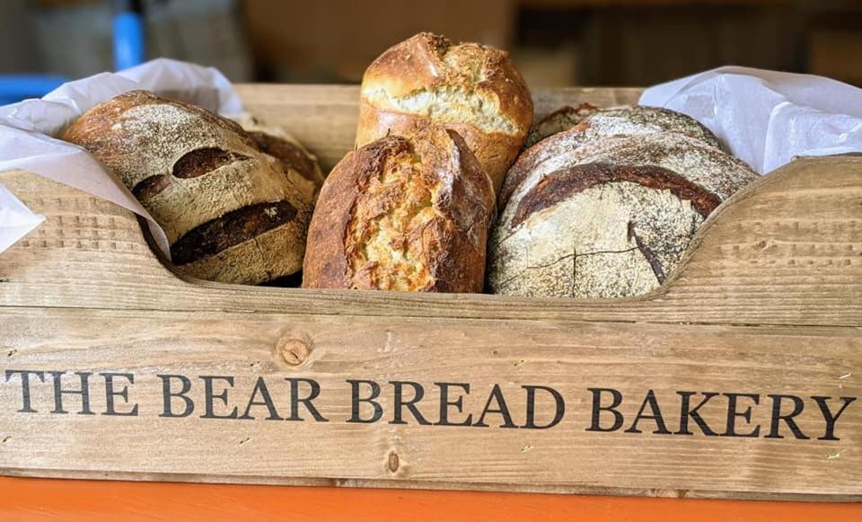 The Bear Bread Bakery, Boutique En-Suite Rooms With Breakfast In The Bakery, In The Heart Of Colyton 外观 照片