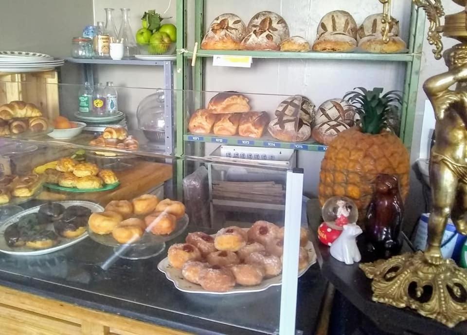 The Bear Bread Bakery B&B, Ensuite Rooms Above The Bakery, Colyton 外观 照片