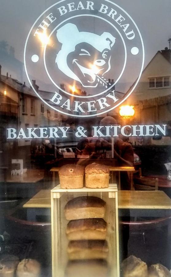 The Bear Bread Bakery B&B, Ensuite Rooms Above The Bakery, Colyton 外观 照片