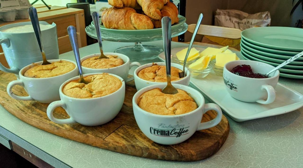 The Bear Bread Bakery B&B, Ensuite Rooms Above The Bakery, Colyton 外观 照片